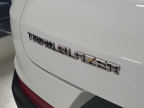 Used 2024 Chevrolet TrailBlazer LT FWD image 8