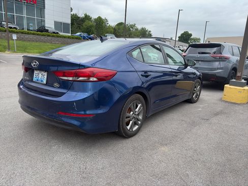 Used 2017 Hyundai Elantra SE FWD image 4