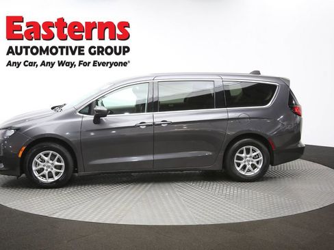 Used 2023 Chrysler Voyager LX image 59