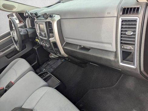 Used 2019 RAM 1500 Classic SLT image 21