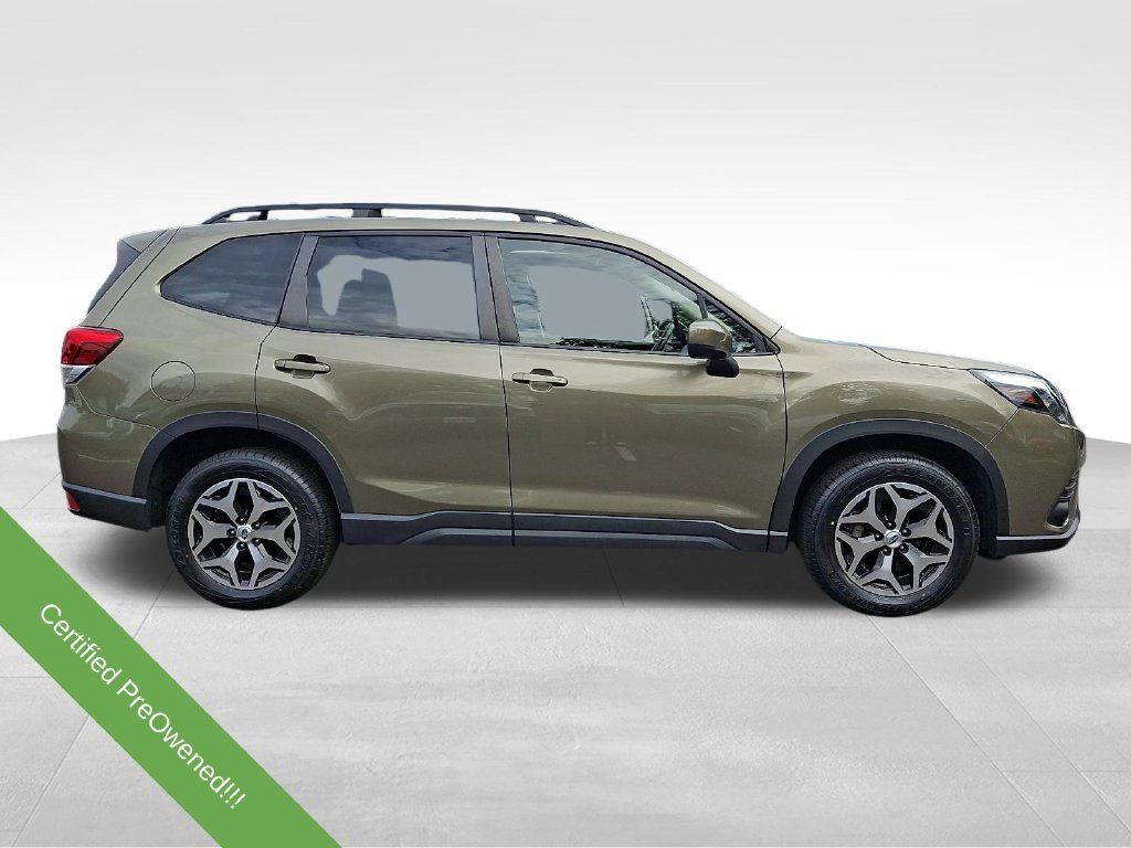 Used 2023 Subaru Forester Premium AWD/4WD image 8