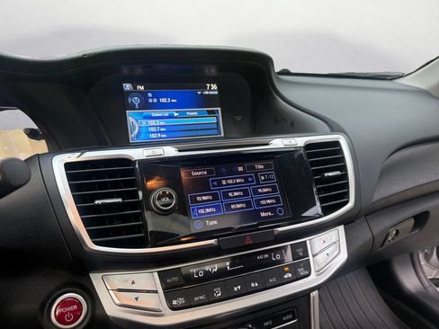 Used 2015 Honda Accord Touring image 17