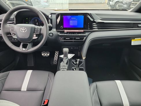 New 2026 Toyota Camry SE FWD image 9