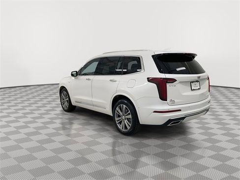 Certified 2025 Cadillac XT6 Premium Luxury w/ Platinum Package image 7