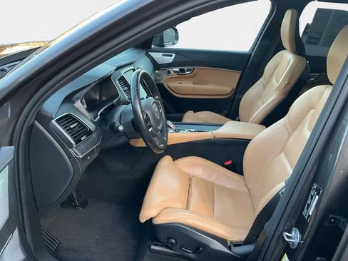 Used 2024 Volvo XC90 B6 Ultimate w/ Protection Package image 10
