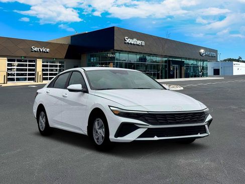 New 2026 Hyundai Elantra SE image 12