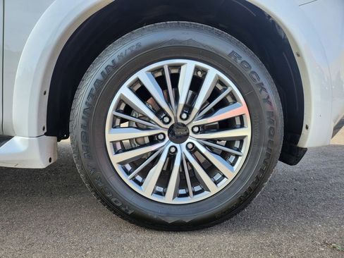 Used 2021 Nissan Armada SV w/ SV Appearance Package image 37