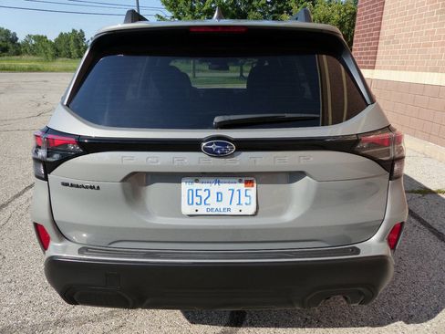 Used 2025 Subaru Forester Premium AWD/4WD image 8