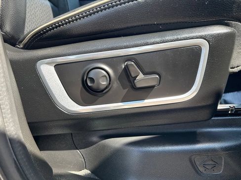 Used 2023 RAM 1500 Laramie AWD/4WD image 16
