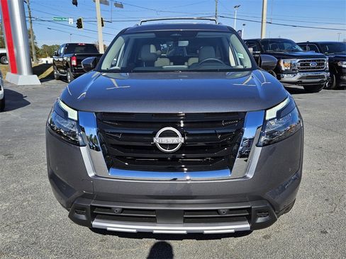 New 2025 Nissan Pathfinder SL w/ SL Premium Package image 18