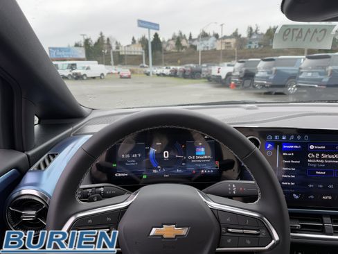 New 2026 Chevrolet Equinox EV LT image 13