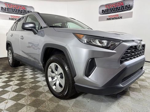 Used 2021 Toyota RAV4 LE FWD image 1