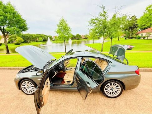 Used 2011 BMW 550i Sedan RWD image 2
