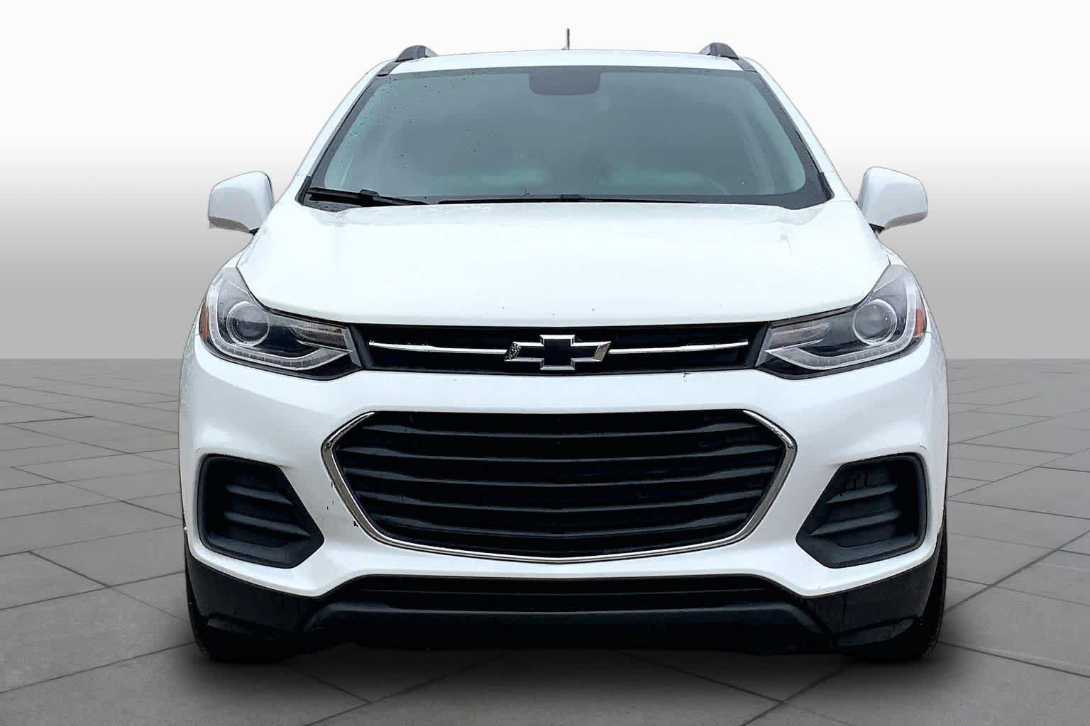 Used 2021 Chevrolet Trax LT w/ Sport Edition FWD image 3