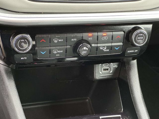 Used 2025 Jeep Compass Limited AWD/4WD image 19