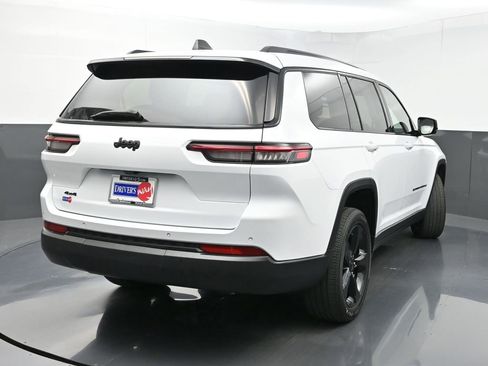 Used 2023 Jeep Grand Cherokee L Laredo image 44