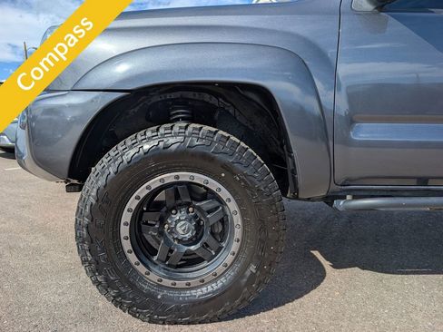 Used 2015 Toyota Tacoma TRD Pro w/ TRD Off-Road Package image 10