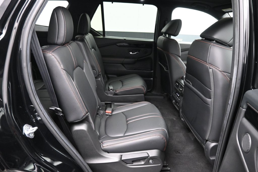 Certified 2024 Honda Pilot TrailSport image 26