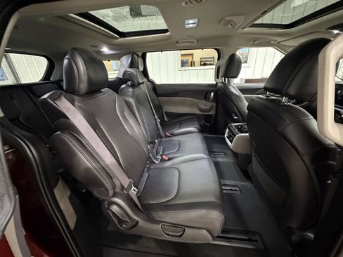 Used 2025 Kia Carnival SX image 48