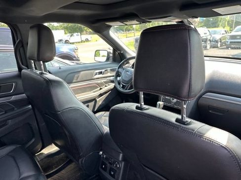 Used 2018 Ford Explorer Sport w/ Equipment Group 401A AWD/4WD image 18