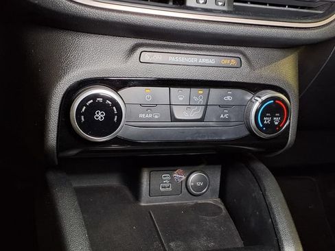 Used 2021 Ford Escape SE FWD image 8