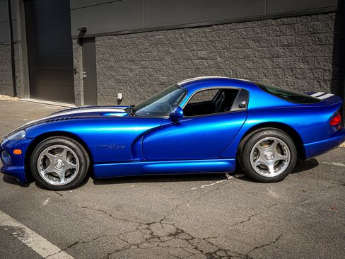 Used 1997 Dodge Viper GTS image 5