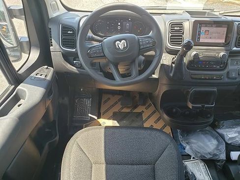 New 2024 RAM ProMaster 2500 w/ Quick Order Package 22G SLT image 18