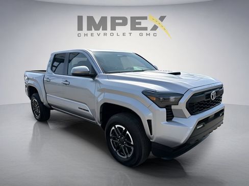 Used 2025 Toyota Tacoma TRD Sport AWD/4WD image 7