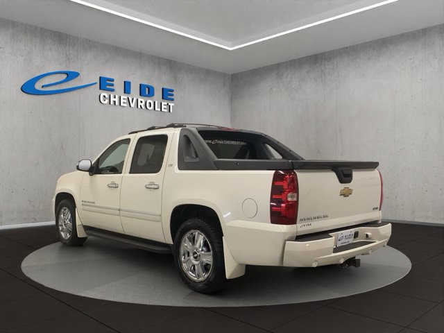 Used 2010 Chevrolet Avalanche LTZ AWD/4WD image 13