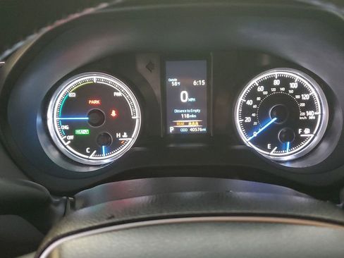 Certified 2022 Toyota Venza LE image 35