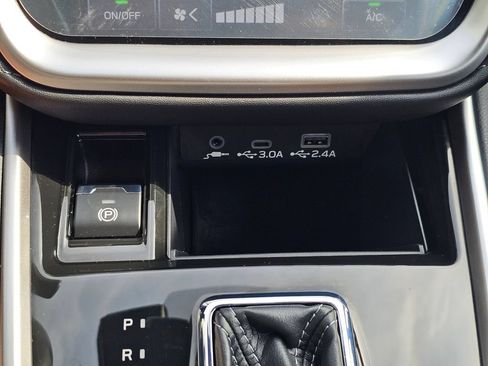 Used 2024 Subaru Outback Premium AWD/4WD image 30