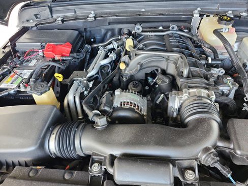 Used 2018 Jeep Wrangler Sport AWD/4WD image 21