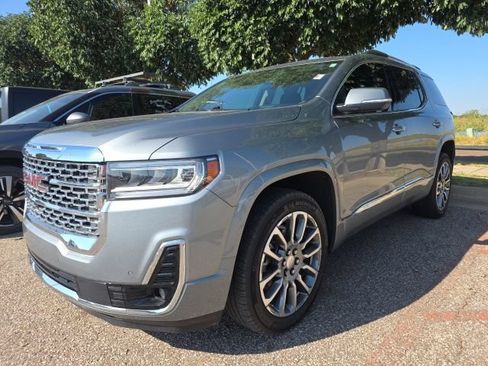 Used 2023 GMC Acadia Denali w/ Denali Ultimate Package FWD image 3