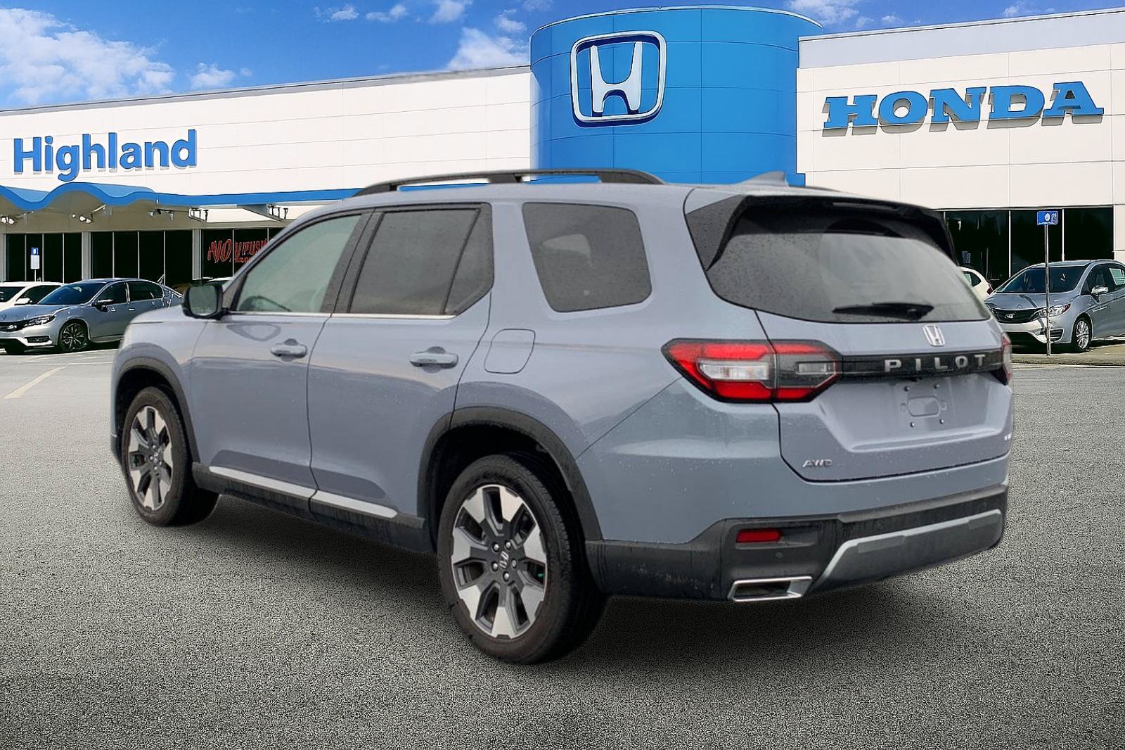 Used 2026 Honda Pilot Elite image 3