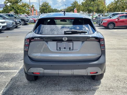 Certified 2025 Nissan Kicks SV FWD image 5