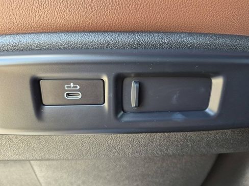 Used 2022 BMW X5 sDrive40i w/ M Sport Package RWD image 10