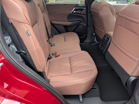 New 2025 Mitsubishi Outlander SEL image 32