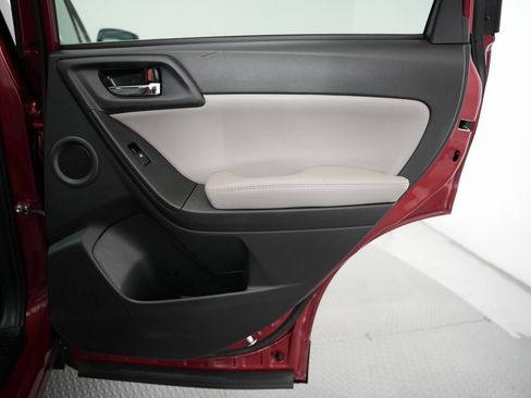 Used 2016 Subaru Forester 2.5i Limited image 39