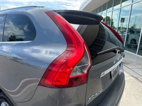 Used 2017 Volvo XC60 T5 Inscription w/ Preferred Option Package AWD/4WD image 14