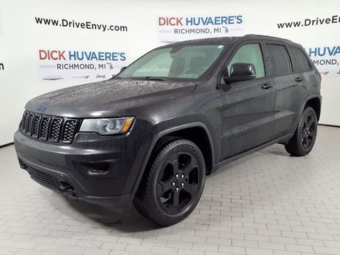 Used 2018 Jeep Grand Cherokee Laredo image 1