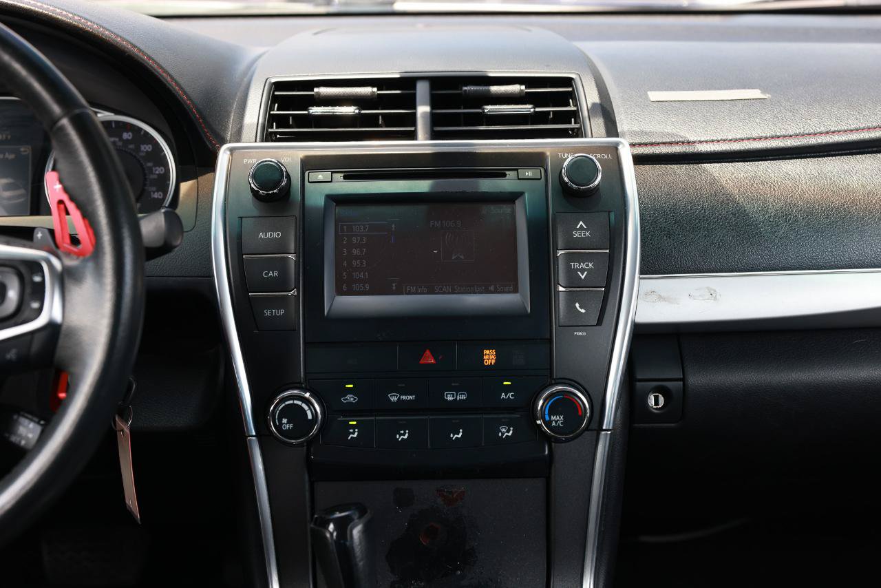 Used 2015 Toyota Camry SE FWD image 36