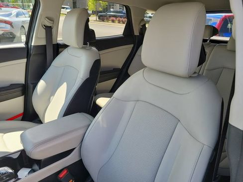 Used 2023 Kia Sportage EX FWD image 17