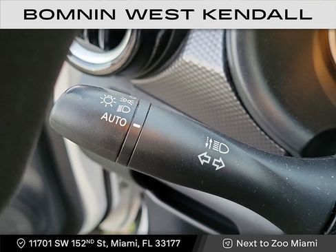 Used 2019 Nissan Kicks SV image 15