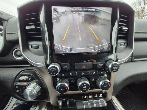 Used 2022 RAM 1500 Laramie AWD/4WD image 15