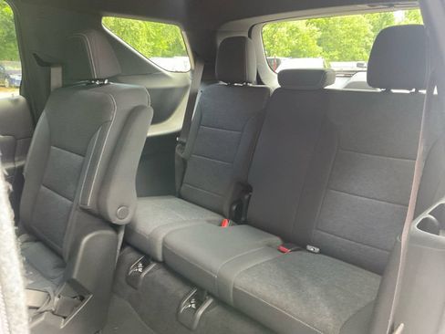 Used 2024 Chevrolet Traverse LT w/ Enhanced Driving Package FWD image 30