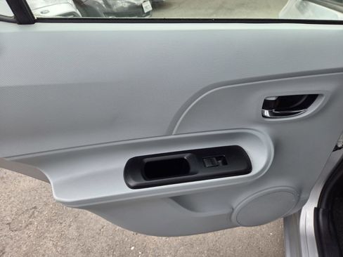Used 2013 Toyota Prius C Two FWD image 9