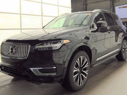 Used 2023 Volvo XC90 T8 Plus AWD/4WD image 4
