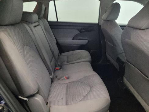 Used 2020 Toyota Highlander L AWD/4WD image 19