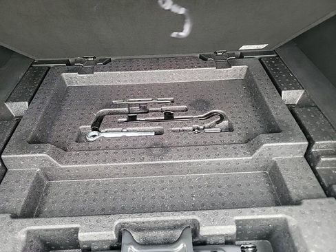 Used 2023 Subaru Outback Premium image 27