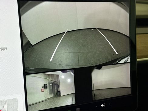 Used 2021 Tesla Model Y Long Range image 22